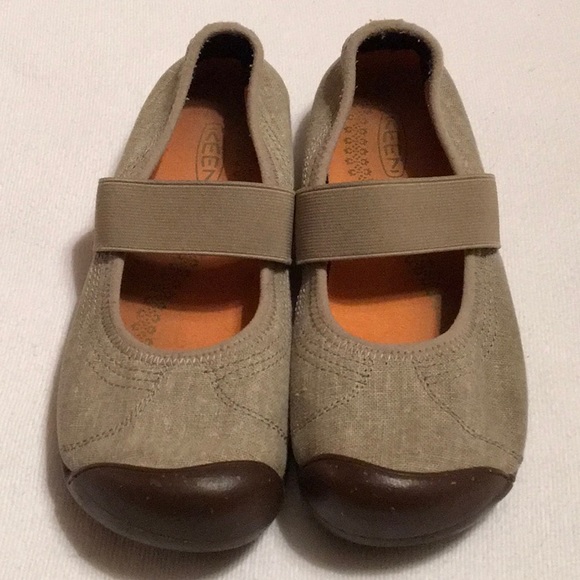 Keen Shoes - Keen Sienna Canvas Mary Janes sz 7-1/2